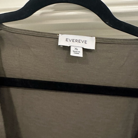 Evereve Khloe Smocked V-neck Top Olive Sz XL - Picture 5 of 7